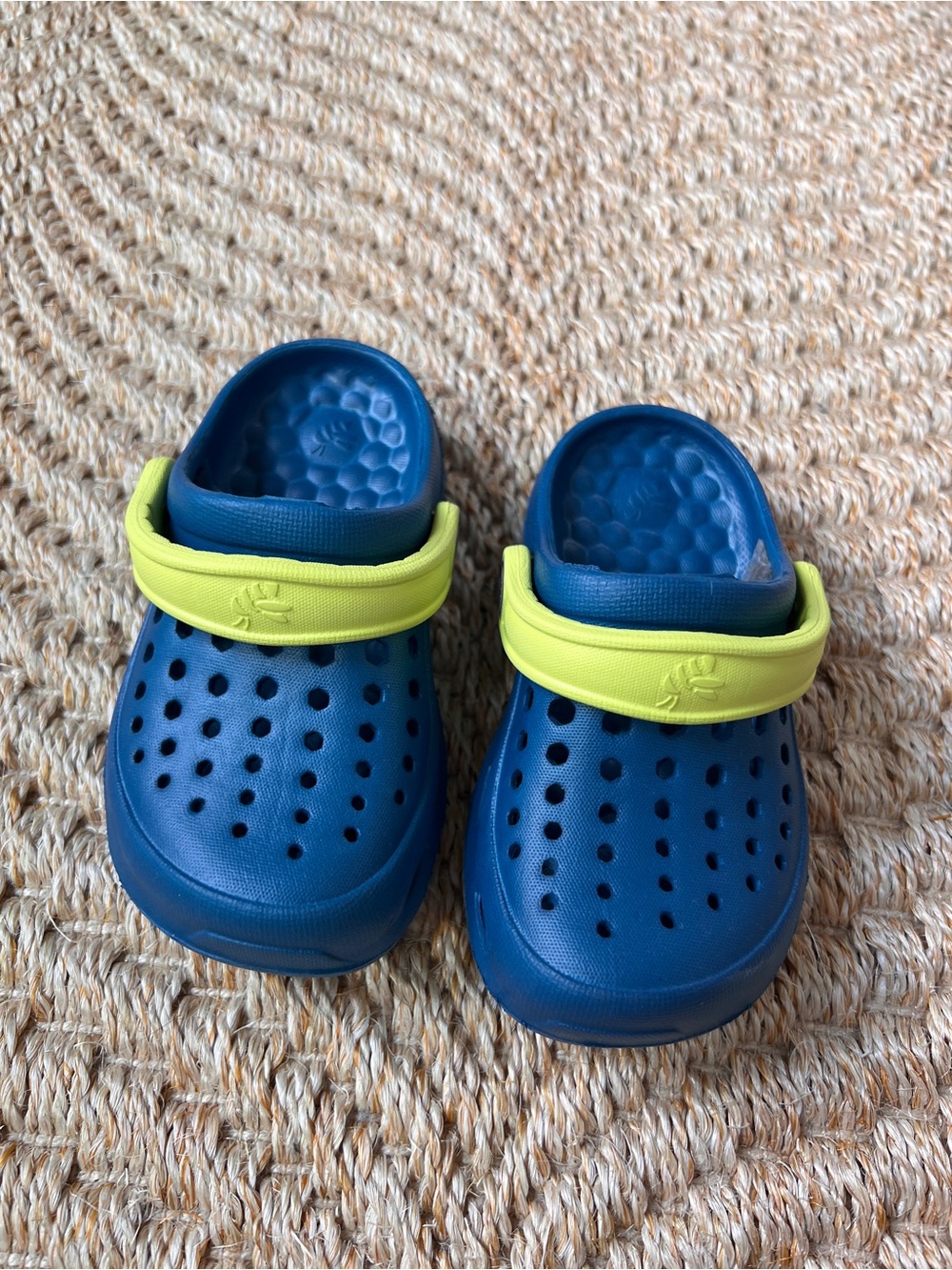 NWOT Joybees Kids Blue Clog Sandals with Lime Strap Sz 6/7